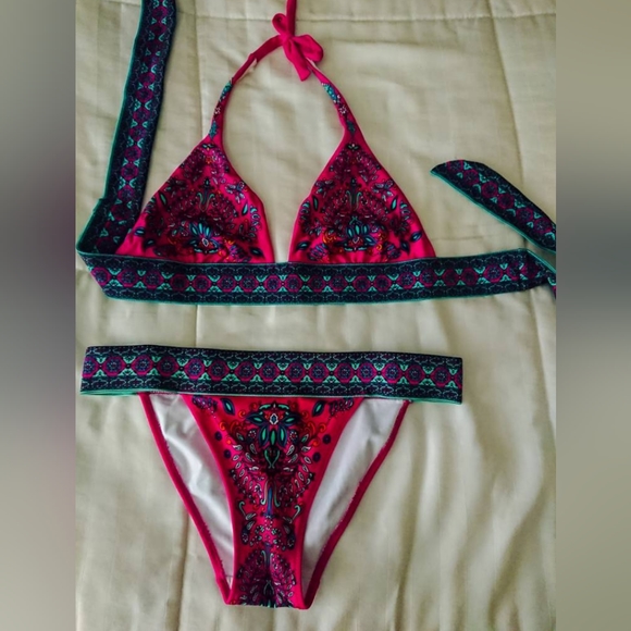 NWOT Iconic Paisley Boho Halter Bikini Victoria's Secret S / M Set Low Rise HTF - Picture 4 of 9